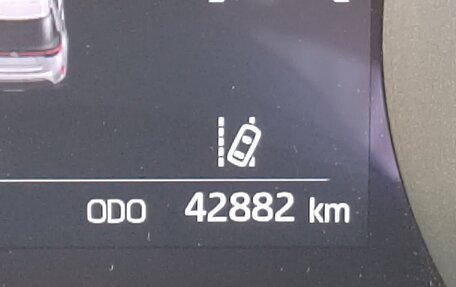 Toyota Yaris, 2020 год, 2 100 000 рублей, 13 фотография