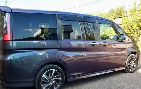 Honda Stepwgn IV, 2015 год, 1 675 000 рублей, 2 фотография