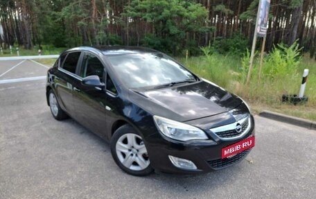 Opel Astra J, 2011 год, 870 000 рублей, 9 фотография