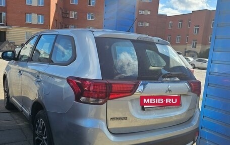 Mitsubishi Outlander III рестайлинг 3, 2016 год, 1 500 000 рублей, 5 фотография