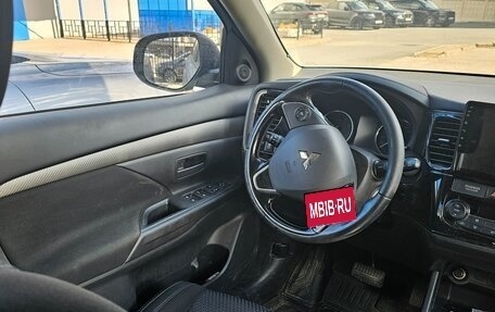 Mitsubishi Outlander III рестайлинг 3, 2016 год, 1 500 000 рублей, 4 фотография