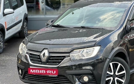 Renault Logan II, 2018 год, 1 119 000 рублей, 2 фотография
