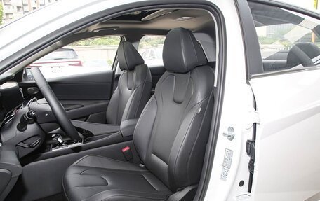 Hyundai Elantra, 2025 год, 2 410 000 рублей, 29 фотография