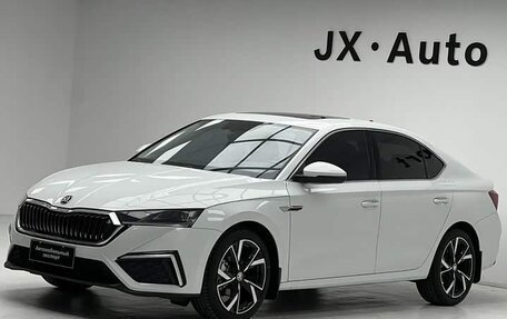Skoda Octavia IV, 2023 год, 2 390 000 рублей, 4 фотография