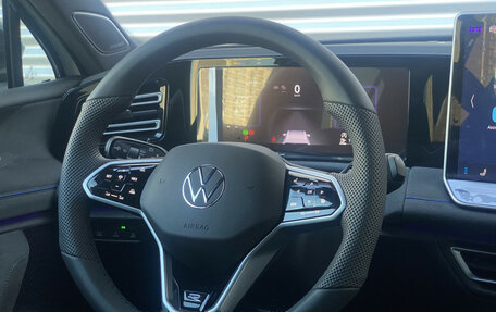 Volkswagen Tiguan, 2025 год, 4 250 000 рублей, 16 фотография
