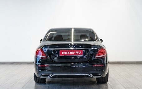 Mercedes-Benz E-Класс, 2020 год, 2 499 000 рублей, 4 фотография