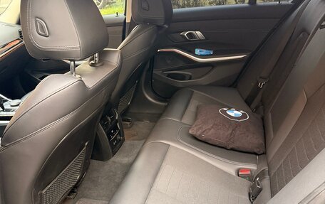 BMW 3 серия, 2020 год, 4 200 000 рублей, 18 фотография