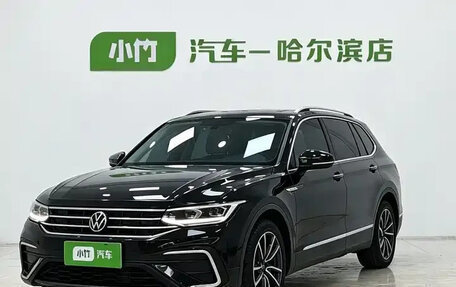 Volkswagen Tiguan II, 2023 год, 2 600 000 рублей, 1 фотография