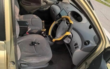 Toyota Platz, 2000 год, 300 000 рублей, 6 фотография