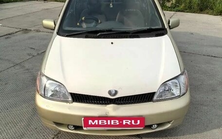 Toyota Platz, 2000 год, 300 000 рублей, 12 фотография