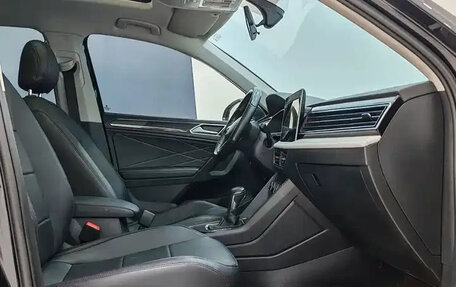 Volkswagen Tiguan II, 2023 год, 2 600 000 рублей, 9 фотография