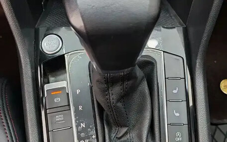 Volkswagen Tiguan II, 2023 год, 2 600 000 рублей, 11 фотография