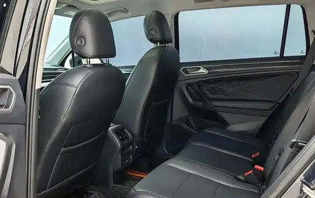 Volkswagen Tiguan II, 2023 год, 2 600 000 рублей, 13 фотография