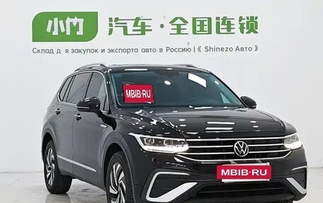 Volkswagen Tiguan II, 2023 год, 2 600 000 рублей, 3 фотография