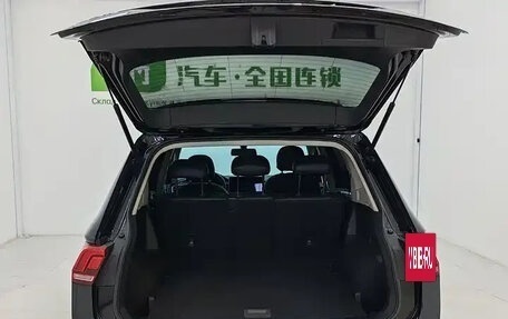 Volkswagen Tiguan II, 2023 год, 2 600 000 рублей, 12 фотография