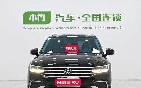 Volkswagen Tiguan II, 2023 год, 2 600 000 рублей, 2 фотография