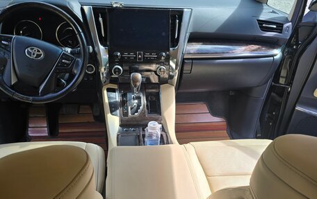 Toyota Alphard III, 2021 год, 7 500 000 рублей, 10 фотография