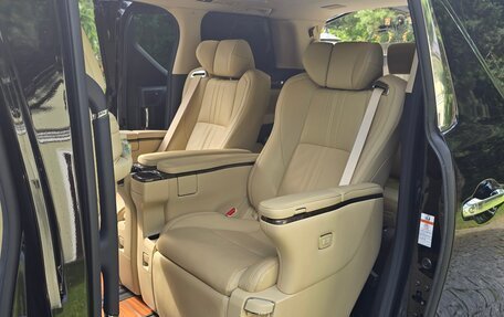 Toyota Alphard III, 2021 год, 7 500 000 рублей, 12 фотография