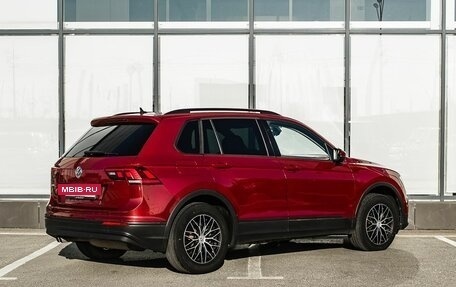 Volkswagen Tiguan II, 2019 год, 2 450 000 рублей, 2 фотография