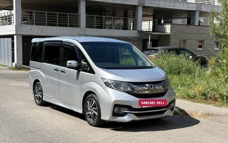Honda Stepwgn IV, 2016 год, 1 900 000 рублей, 6 фотография