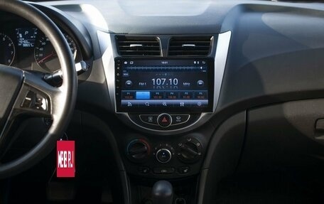 Hyundai Solaris II рестайлинг, 2011 год, 750 000 рублей, 15 фотография