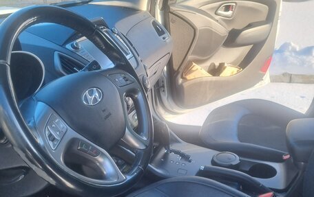 Hyundai ix35 I рестайлинг, 2015 год, 1 000 000 рублей, 4 фотография
