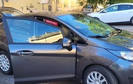 Ford Fiesta, 2018 год, 595 000 рублей, 4 фотография