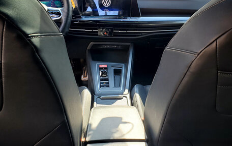 Volkswagen Golf VIII, 2020 год, 2 100 000 рублей, 13 фотография