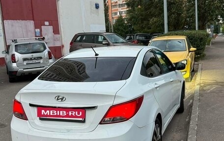 Hyundai Solaris II рестайлинг, 2016 год, 425 000 рублей, 3 фотография