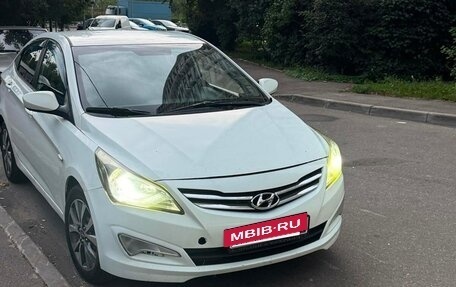 Hyundai Solaris II рестайлинг, 2016 год, 425 000 рублей, 2 фотография