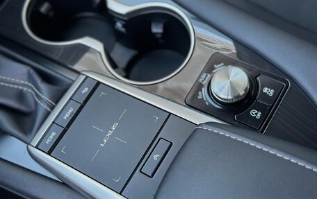 Lexus RX IV рестайлинг, 2020 год, 4 600 000 рублей, 21 фотография