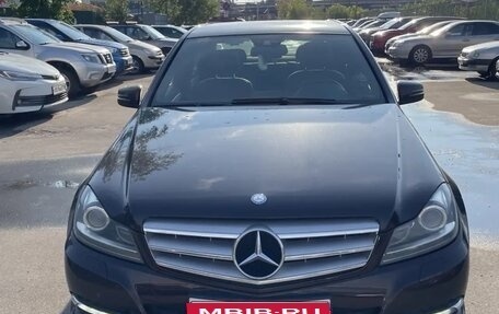 Mercedes-Benz C-Класс, 2011 год, 1 600 000 рублей, 1 фотография