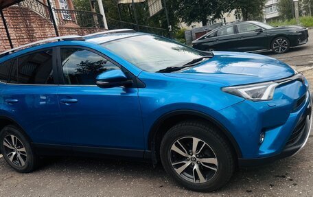 Toyota RAV4, 2015 год, 2 250 000 рублей, 4 фотография