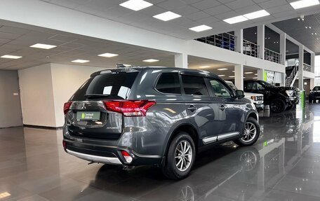 Mitsubishi Outlander III рестайлинг 3, 2017 год, 1 825 000 рублей, 2 фотография