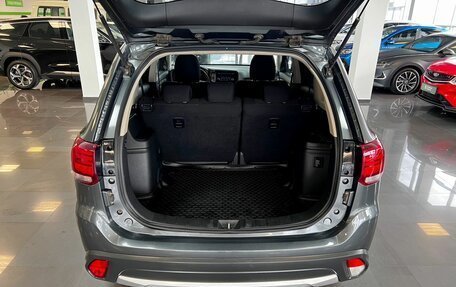 Mitsubishi Outlander III рестайлинг 3, 2017 год, 1 825 000 рублей, 7 фотография