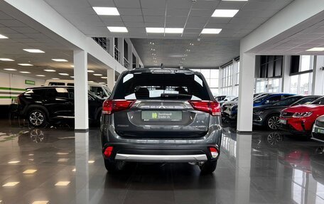 Mitsubishi Outlander III рестайлинг 3, 2017 год, 1 825 000 рублей, 4 фотография