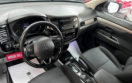 Mitsubishi Outlander III рестайлинг 3, 2017 год, 1 825 000 рублей, 8 фотография