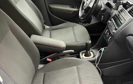 Volkswagen Polo VI (EU Market), 2011 год, 750 000 рублей, 8 фотография