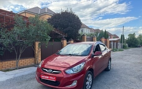 Hyundai Solaris II рестайлинг, 2012 год, 640 000 рублей, 1 фотография