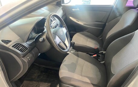 Hyundai Solaris II рестайлинг, 2013 год, 696 000 рублей, 17 фотография