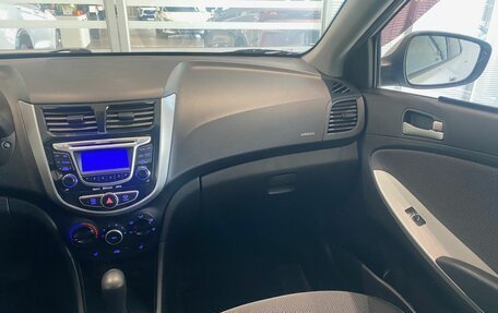 Hyundai Solaris II рестайлинг, 2013 год, 696 000 рублей, 23 фотография