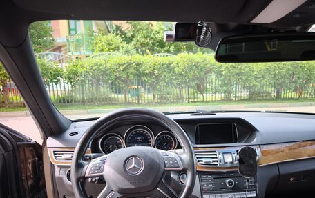 Mercedes-Benz E-Класс, 2015 год, 2 400 000 рублей, 8 фотография
