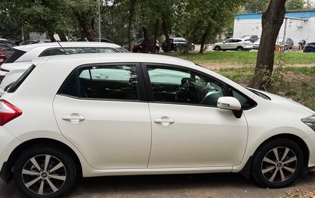 Toyota Auris II, 2011 год, 1 100 000 рублей, 2 фотография