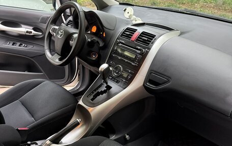 Toyota Auris II, 2011 год, 1 100 000 рублей, 9 фотография
