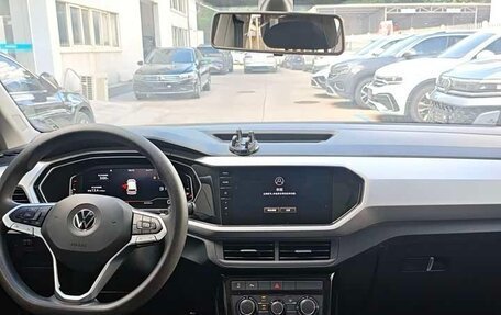Volkswagen T-Cross I, 2023 год, 1 114 000 рублей, 5 фотография