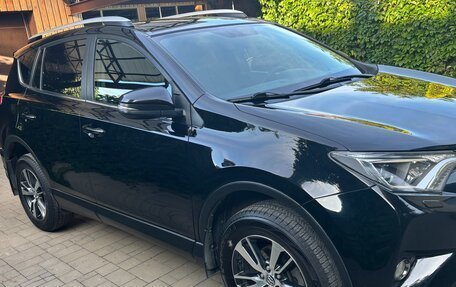 Toyota RAV4, 2017 год, 2 400 000 рублей, 3 фотография