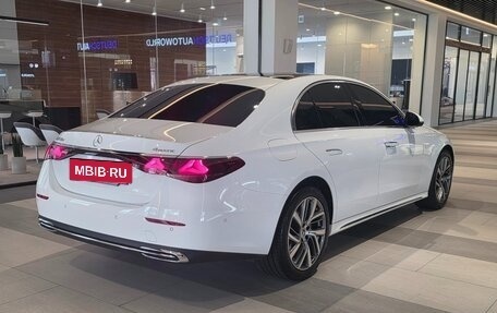 Mercedes-Benz E-Класс, 2024 год, 6 820 000 рублей, 2 фотография
