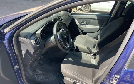 Renault Logan II, 2018 год, 820 000 рублей, 5 фотография