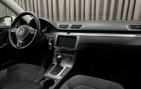 Volkswagen Passat B7, 2013 год, 1 099 999 рублей, 14 фотография