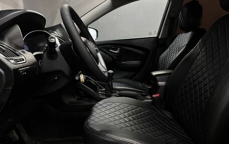 Hyundai ix35 I рестайлинг, 2010 год, 899 999 рублей, 8 фотография